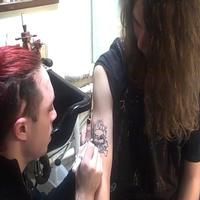 TV: ROCK OF AGES 'Carol Rock' Contestant Champ Gavin Knox Gets Show Temptu Tattoo Video